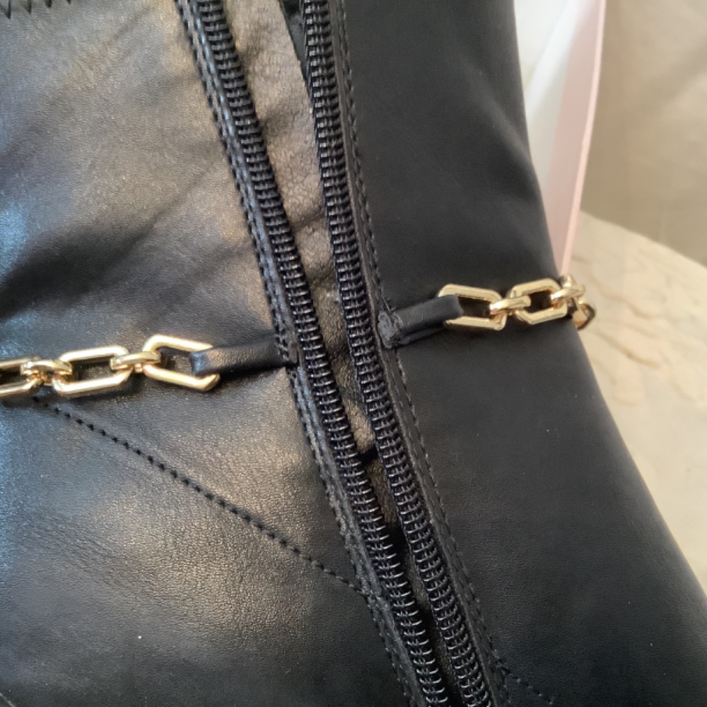 NWT Juicy-byJuicy Couture “Lacey” black heel ankle booties with gold chain Bling - Picture 11 of 13